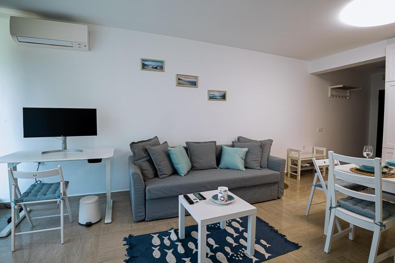 Stylish 1-Bd Apartment In St Constantine And Helena By Flat Mаnager 산콘스탄틴앤헬레나 외부 사진