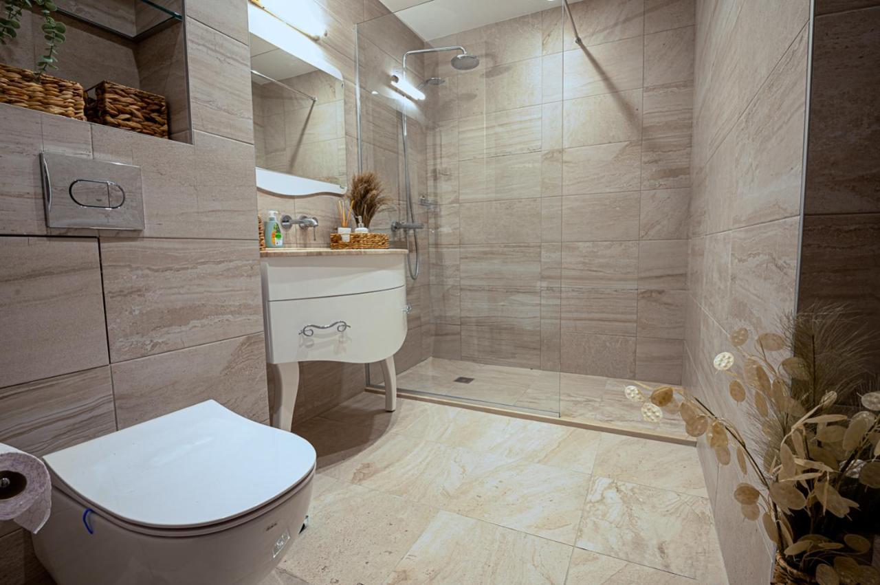 Stylish 1-Bd Apartment In St Constantine And Helena By Flat Mаnager 산콘스탄틴앤헬레나 외부 사진